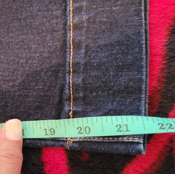 Lane Bryant Blue Stretch Denim Capri Jeans - Picture 5 of 9